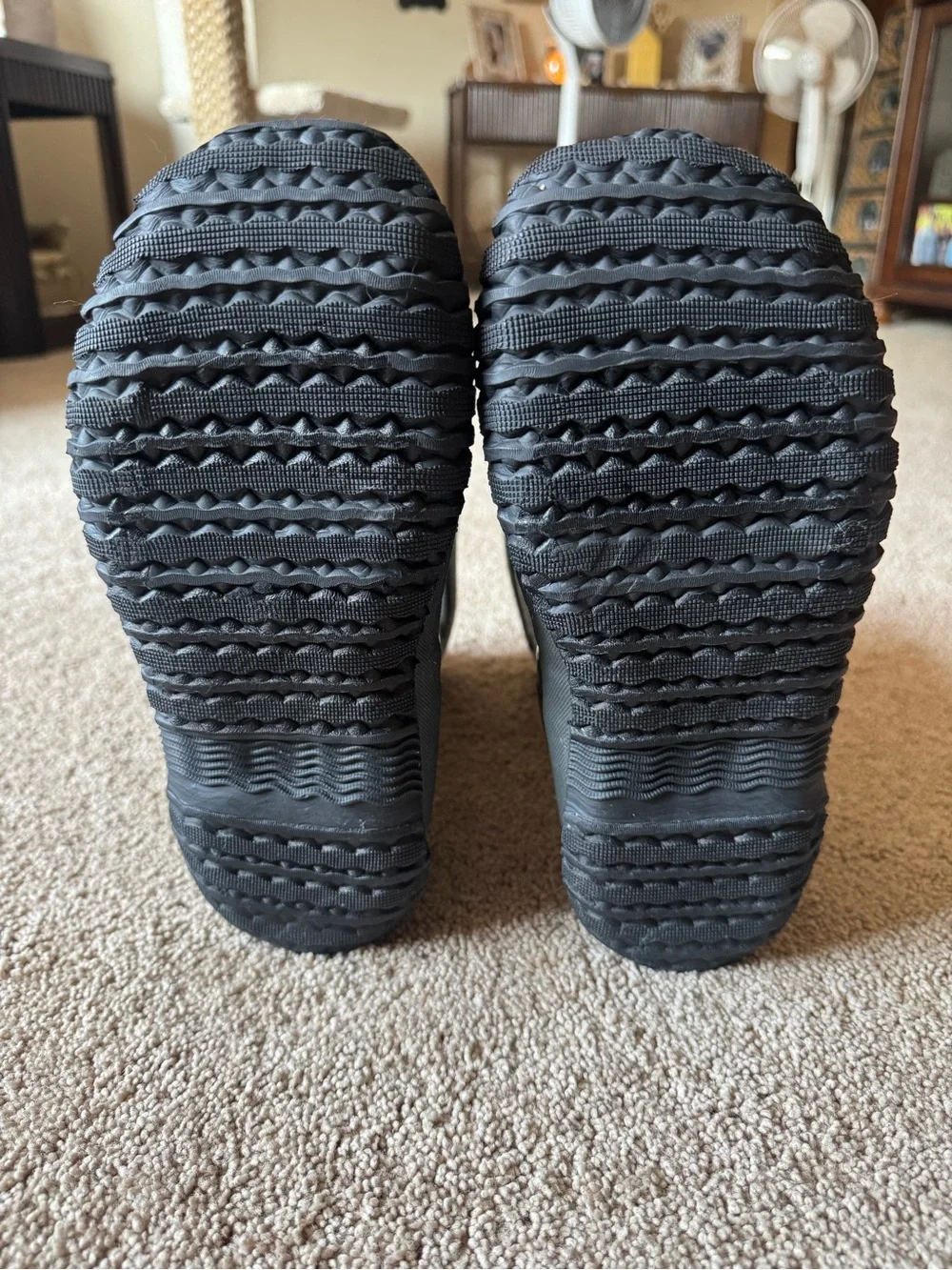 Brand New With Box BOGS Girls Size 6 Crandall Wool Waterproof Boots, Dark Grey